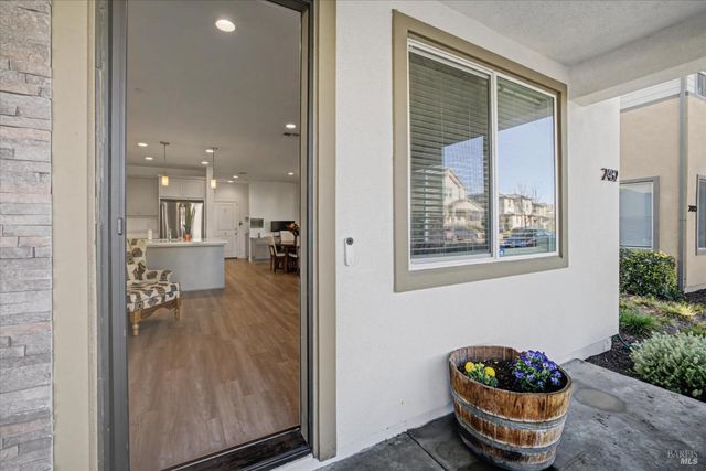 2482 Cinnabar Dr, Fairfield, CA 94533