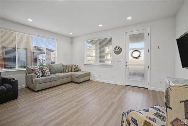 2482 Cinnabar Dr, Fairfield, CA 94533