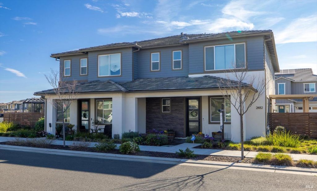 2482 Cinnabar Dr, Fairfield, CA 94533