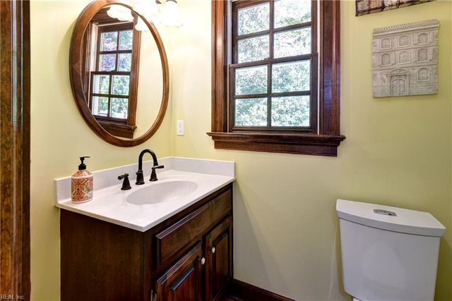 10 Whitby CT, Williamsburg, VA 23185