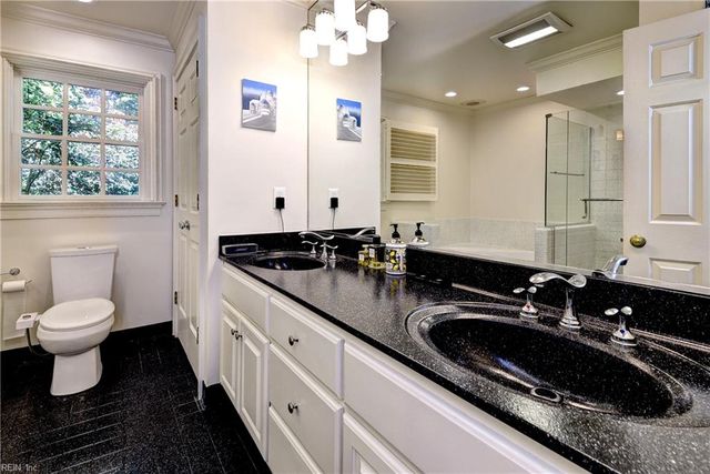 10 Whitby CT, Williamsburg, VA 23185