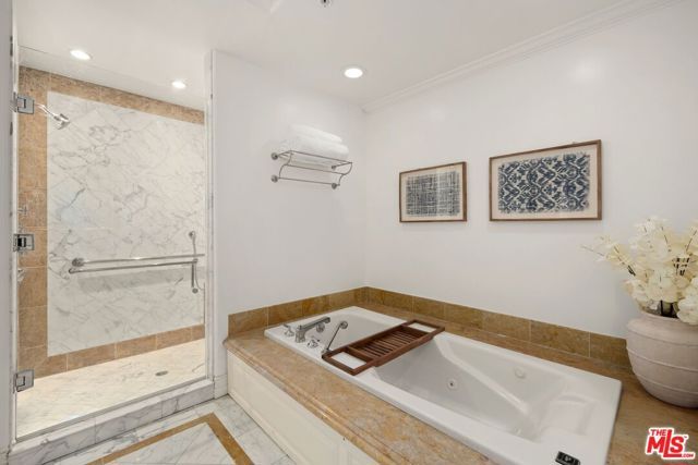603 Ocean Avenue 2A, Santa Monica, CA 90402
