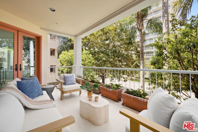 603 Ocean Avenue 2A, Santa Monica, CA 90402
