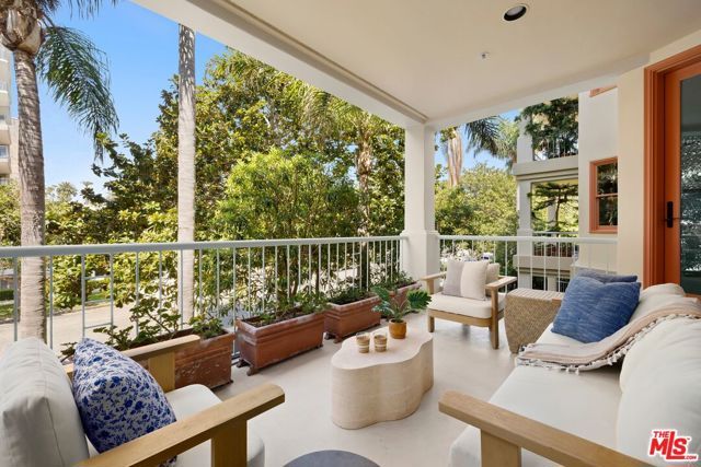 603 Ocean Avenue 2A, Santa Monica, CA 90402
