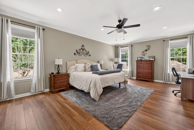 32 Sanchez Way, Hot Springs Village, AR 71909