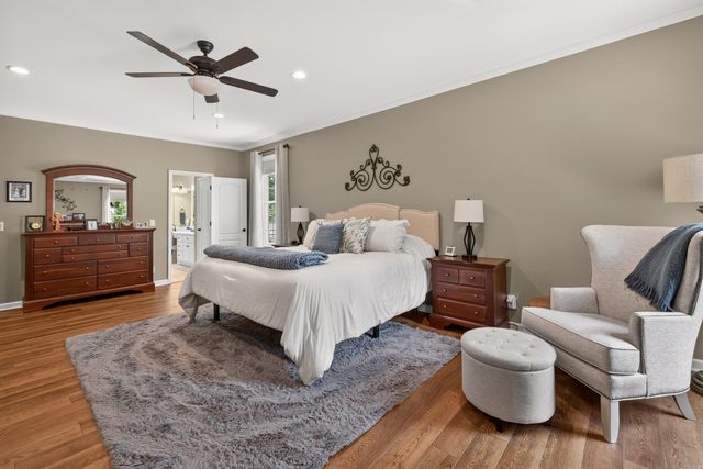 32 Sanchez Way, Hot Springs Village, AR 71909