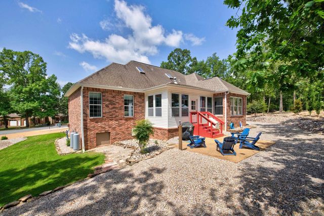 32 Sanchez Way, Hot Springs Village, AR 71909