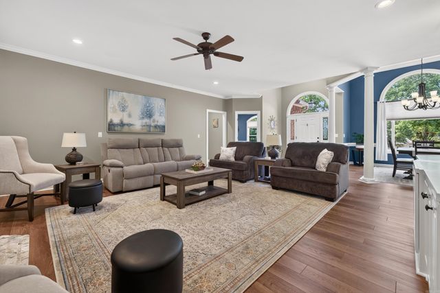 32 Sanchez Way, Hot Springs Village, AR 71909