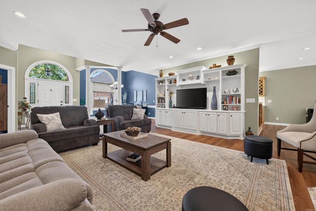 32 Sanchez Way, Hot Springs Village, AR 71909