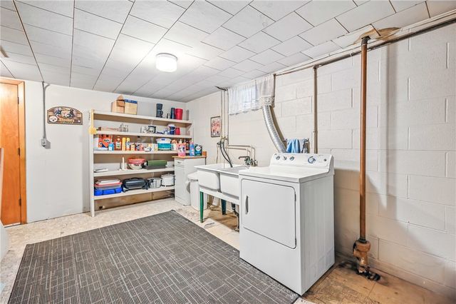 50 Davis Dr., Sharpsville, PA 16150