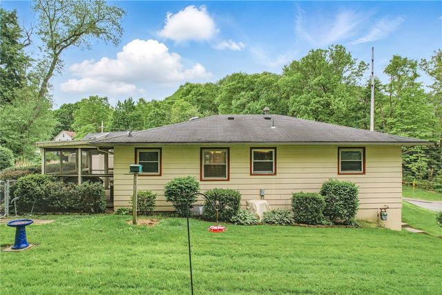 50 Davis Dr., Sharpsville, PA 16150