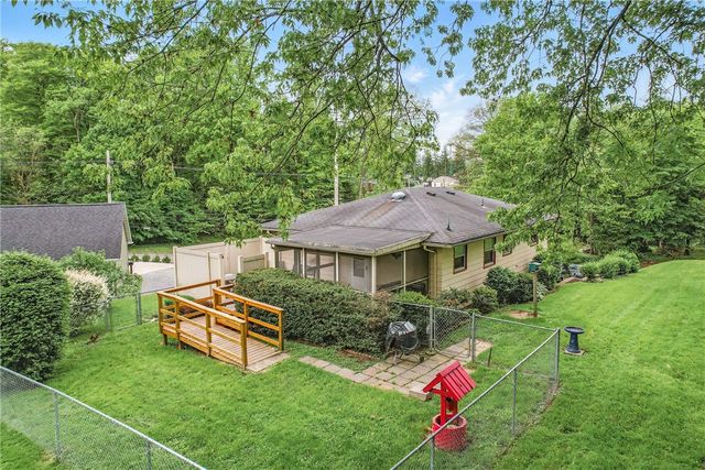 50 Davis Dr., Sharpsville, PA 16150