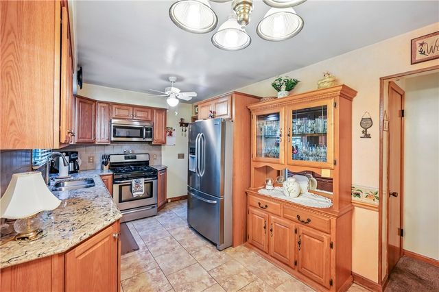 50 Davis Dr., Sharpsville, PA 16150