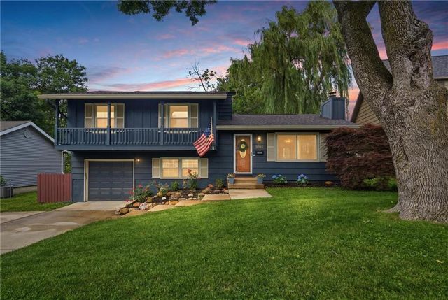 8914 Eby Drive, Overland Park, KS 66212