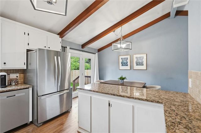 8914 Eby Drive, Overland Park, KS 66212