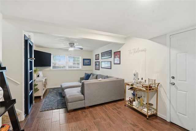 8914 Eby Drive, Overland Park, KS 66212