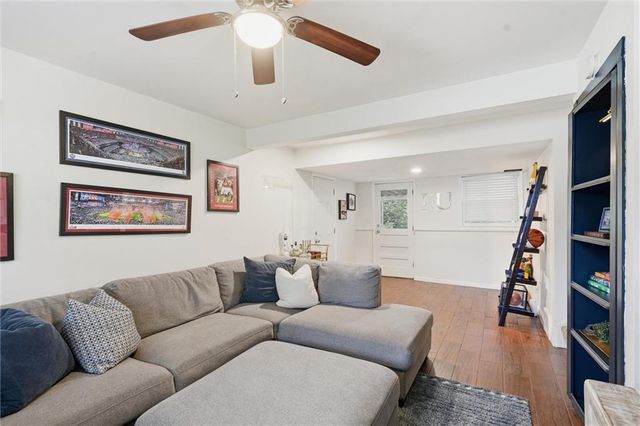 8914 Eby Drive, Overland Park, KS 66212