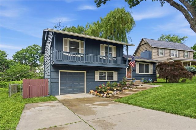 8914 Eby Drive, Overland Park, KS 66212