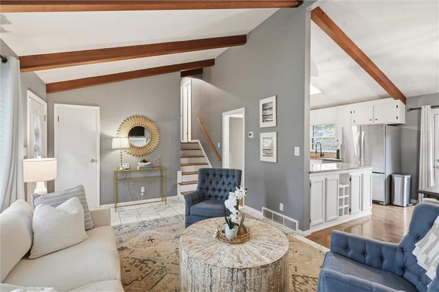 8914 Eby Drive, Overland Park, KS 66212