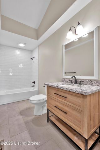 316 Short Rd, Louisville, KY 40207