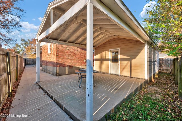 316 Short Rd, Louisville, KY 40207