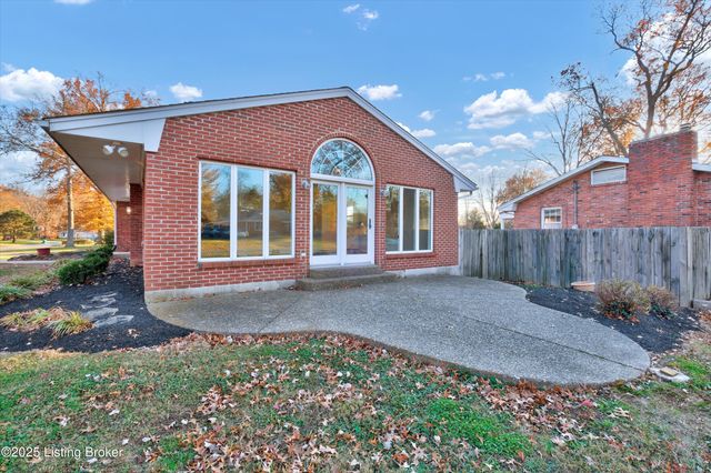 316 Short Rd, Louisville, KY 40207