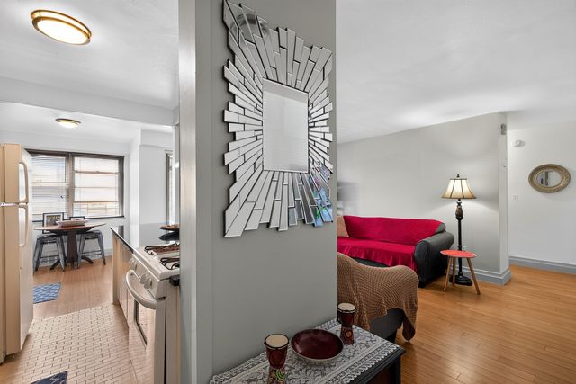 240 Cozine Ave Apt 1E, New York City, NY 11207