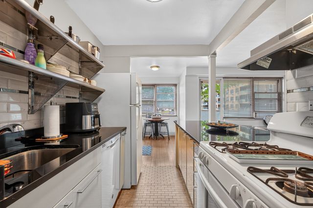 240 Cozine Ave Apt 1E, New York City, NY 11207