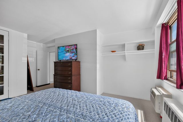 240 Cozine Ave Apt 1E, New York City, NY 11207