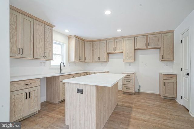 208 STRAND AVE, Sewell, NJ 08080