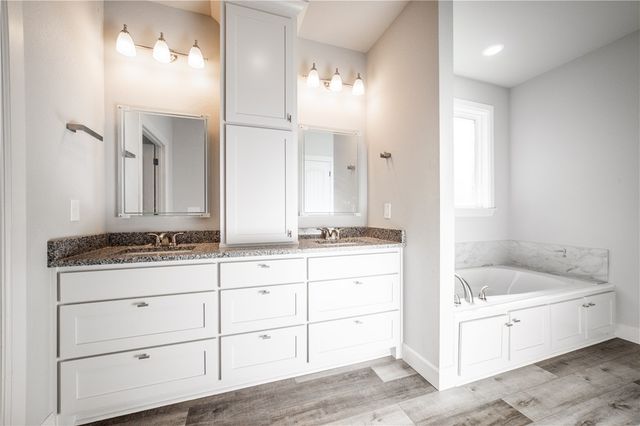 1013 Glass Street, Cave Springs, AR 72718