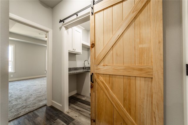 1013 Glass Street, Cave Springs, AR 72718