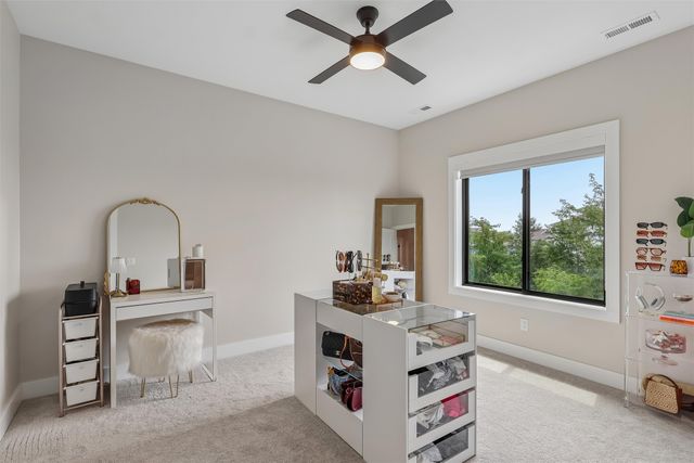 17208 Brookview Drive, Urbandale, IA 50263