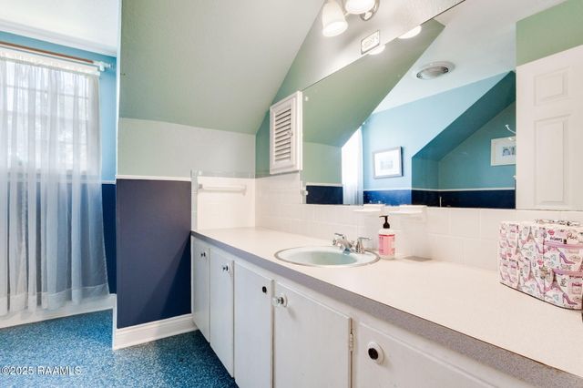 701 E Bayou Parkway, Lafayette, LA 70508