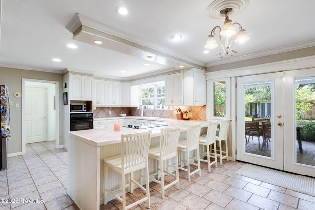 701 E Bayou Parkway, Lafayette, LA 70508