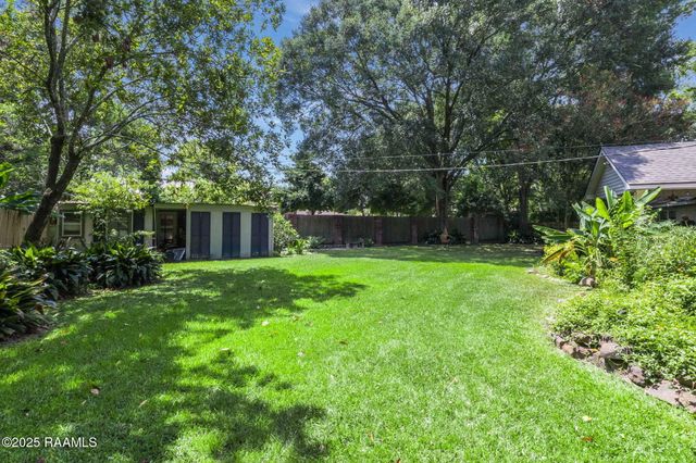 701 E Bayou Parkway, Lafayette, LA 70508