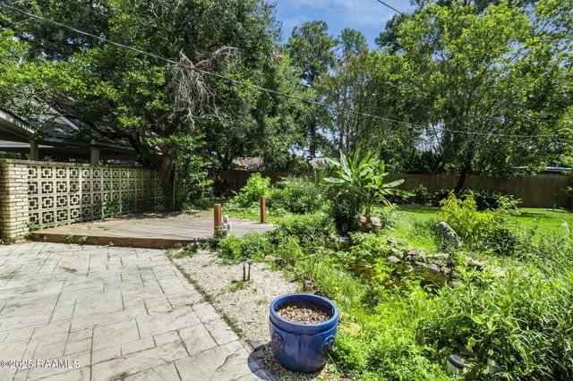 701 E Bayou Parkway, Lafayette, LA 70508