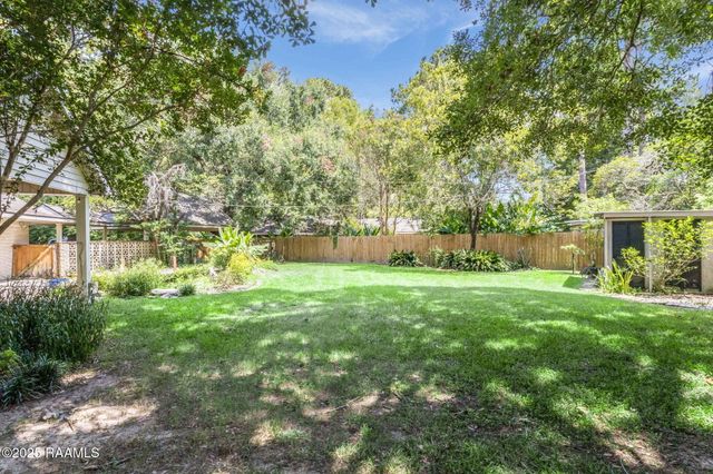 701 E Bayou Parkway, Lafayette, LA 70508