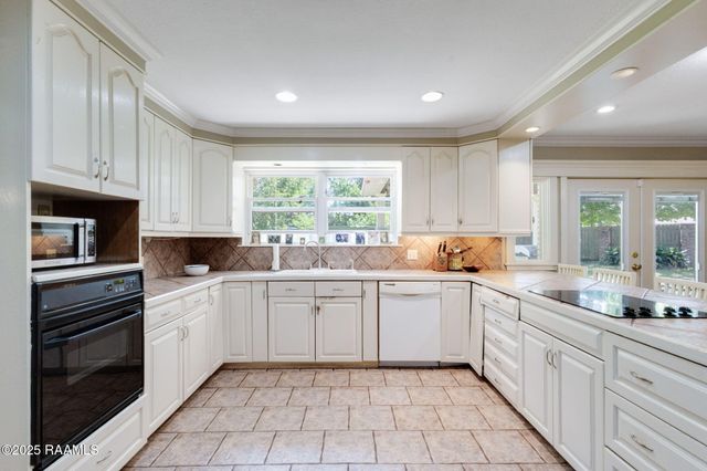 701 E Bayou Parkway, Lafayette, LA 70508