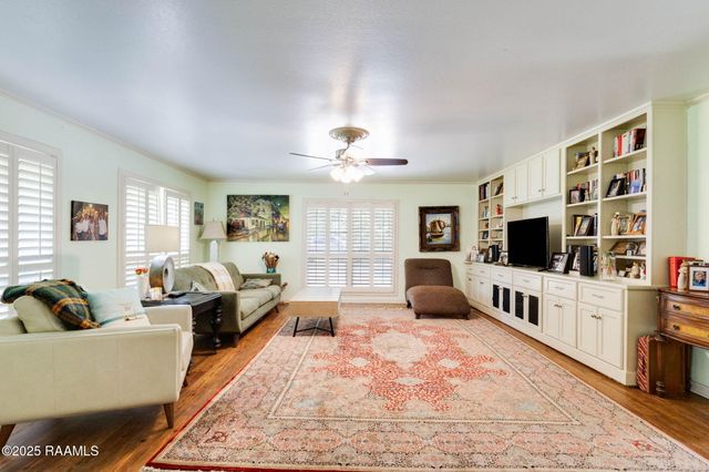 701 E Bayou Parkway, Lafayette, LA 70508