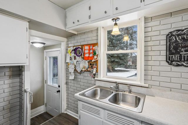 1820 RANKIN STREET, Manitowoc, WI 54220