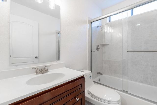 3781 Cottage Ct, Castro Valley, CA 94546