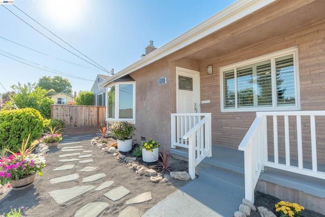 3781 Cottage Ct, Castro Valley, CA 94546