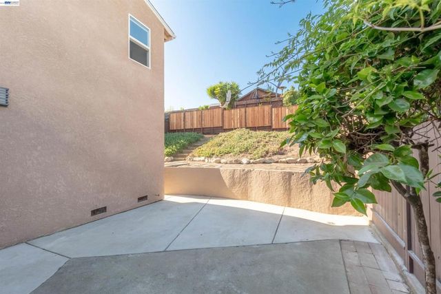 3781 Cottage Ct, Castro Valley, CA 94546