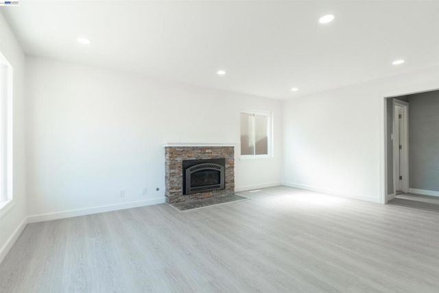 3781 Cottage Ct, Castro Valley, CA 94546