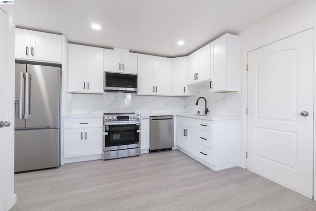 3781 Cottage Ct, Castro Valley, CA 94546
