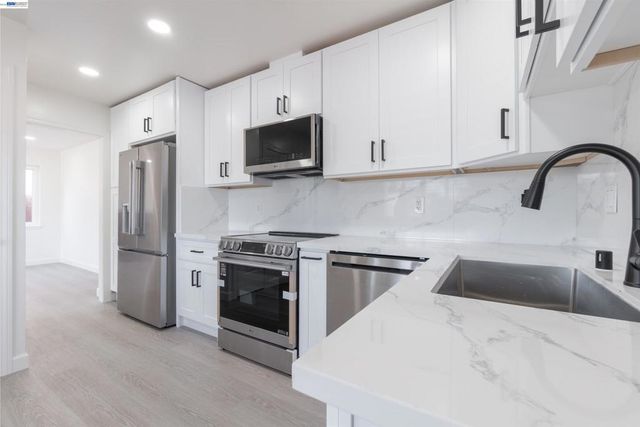 3781 Cottage Ct, Castro Valley, CA 94546