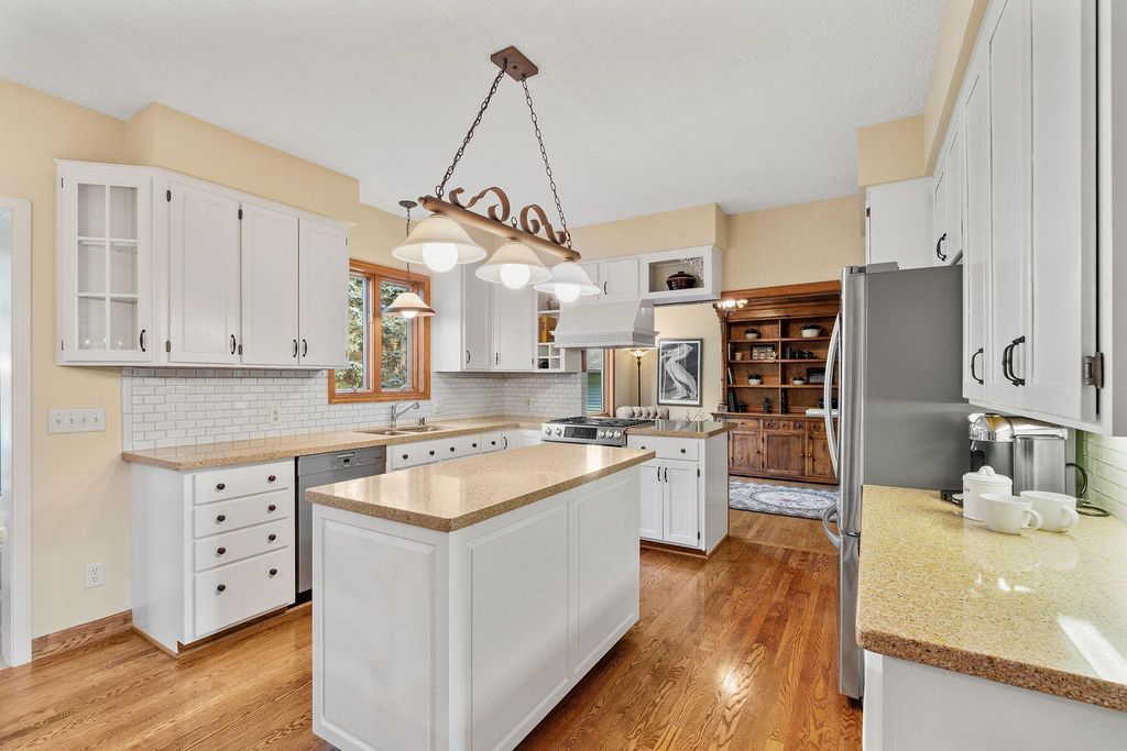 11828 Boulder Bay Road, Eden Prairie, MN 55344 — photo 3