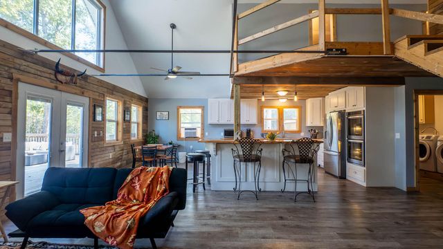 16051 Forrest Drive, Houston, MO 65483