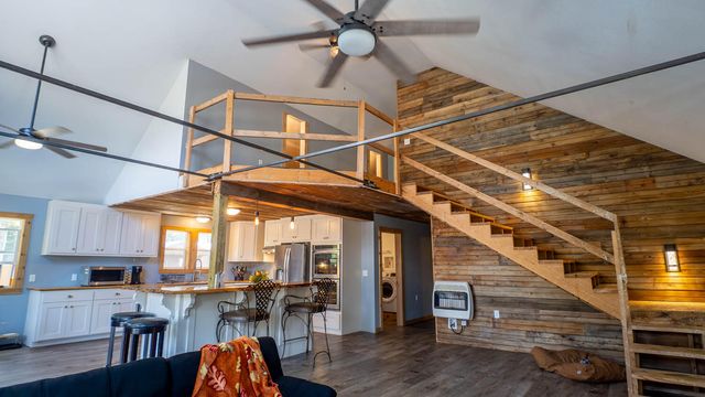 16051 Forrest Drive, Houston, MO 65483